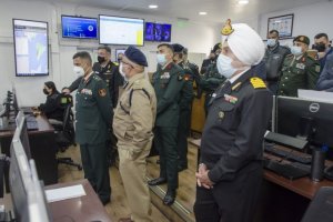 Colegio Nacional de Defensa de la India realizó visita profesional al SHOA