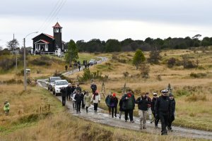  Armada de Chile junto al Ministerio de Defensa y otras autoridades participaron en acto Cívico Militar en Isla Dawson