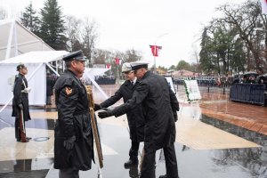 Comandante en Jefe de la Armada participa en conmemoración del 245° Natalicio de Bernardo O´Higgins