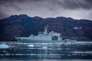 Patrullero “Marinero Fuentealba” efectuó tareas de reabastecimiento y conectividad en la Zona Austral del país