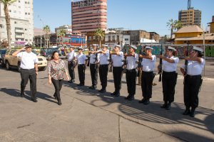 Ministra de Defensa Nacional efectuó visita inspectiva a la Gobernación Marítima de Iquique