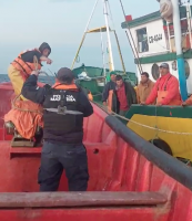 Encuentran con vida a los dos pescadores desaparecidos en isla Santa María