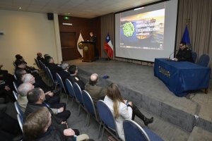 Importantes desafíos para la Armada y la Autoridad Marítima Nacional, fueron expuestos durante el Seminario “Hidrógeno Verde y Descarbonización de la Industria Marítima”