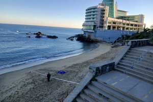 Encuentran cadáver de mujer en playa Caleta Abarca de Viña del Mar